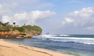 Pantai Watu Kodok, Pesona Pantai Pasir Putih & Pemandangan Sunset Di Gunung Kidul