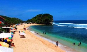 Pantai Kukup, Seluk Beluk Dan 13 Spot Foto Andalan Para Pelancong