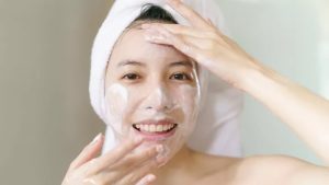 10 Urutan Pemakaian Skincare Harian Yang Wajib Dilakukan