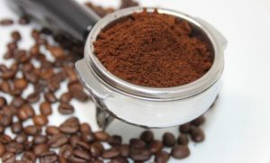 6 Cara Membuat Lulur Kopi Dengan Campuran Materi Alami