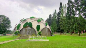 Kebun Raya Bogor: Tiket Masuk, Jam Buka, Dan Zona Wisata