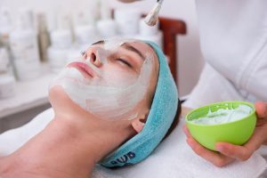 7 Cara Menciptakan Masker Alami Untuk Memutihkan Tampang